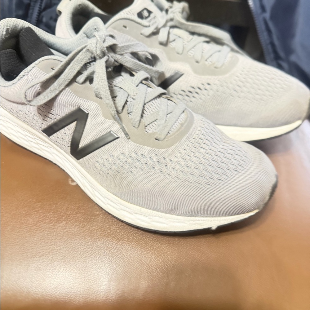 New Balance Men's Light Gray Athletic Shoes